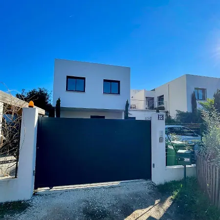 Luxe Le Levant Apartment Hyeres