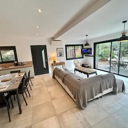 Luxe Le Levant Apartment Hyeres