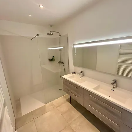 Luxe Le Levant הייר